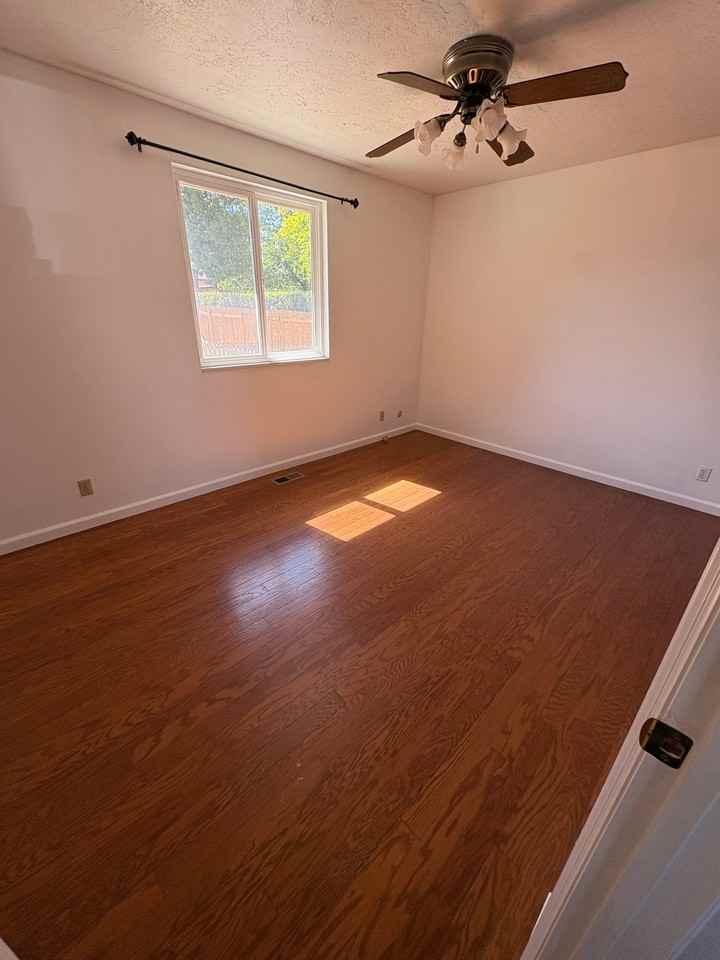 6586 Sw - Photo 5 of 5