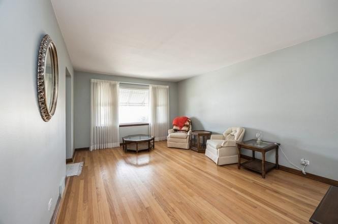 3407 S 53rd Ct - Photo 5 of 9