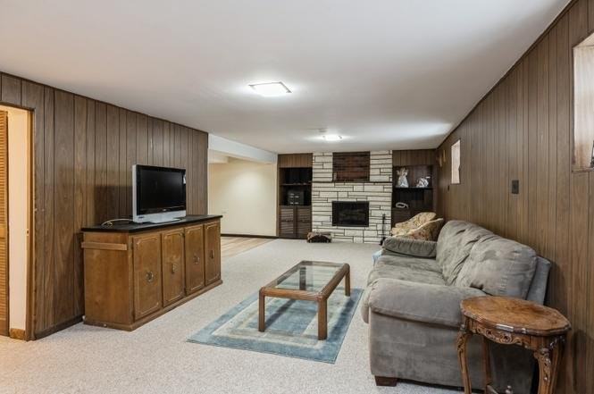 3407 S 53rd Ct - Photo 7 of 9