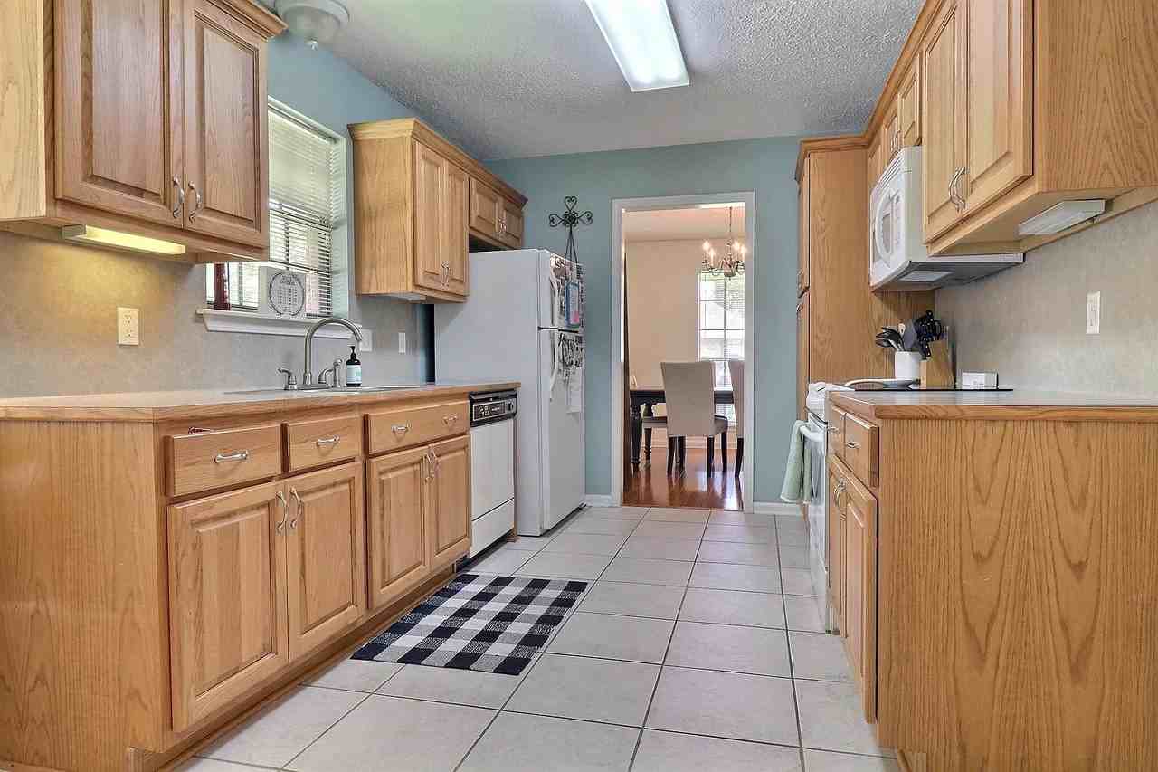 17628 Chadsford Ave - Photo 4 of 14