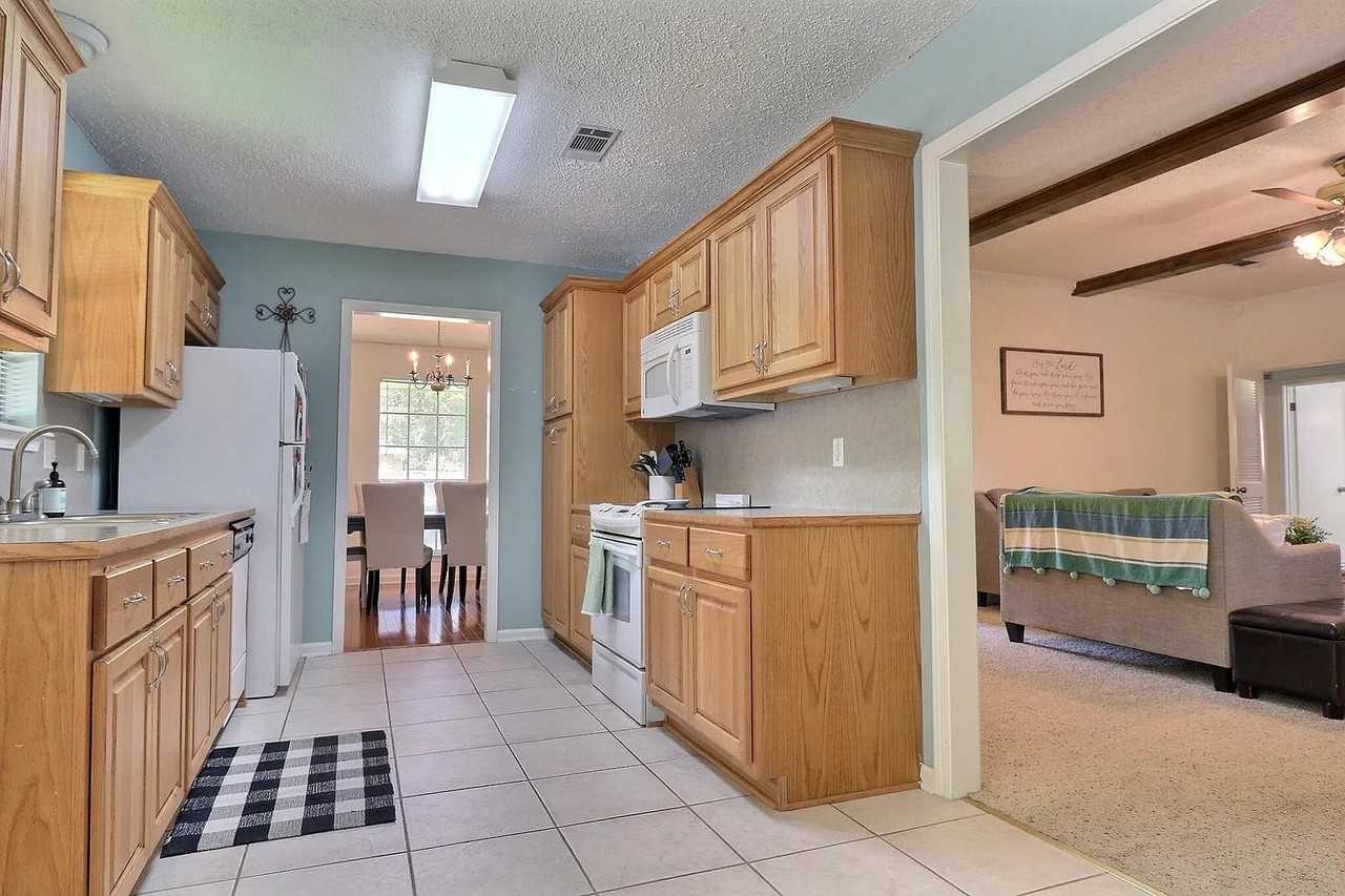 17628 Chadsford Ave - Photo 5 of 14