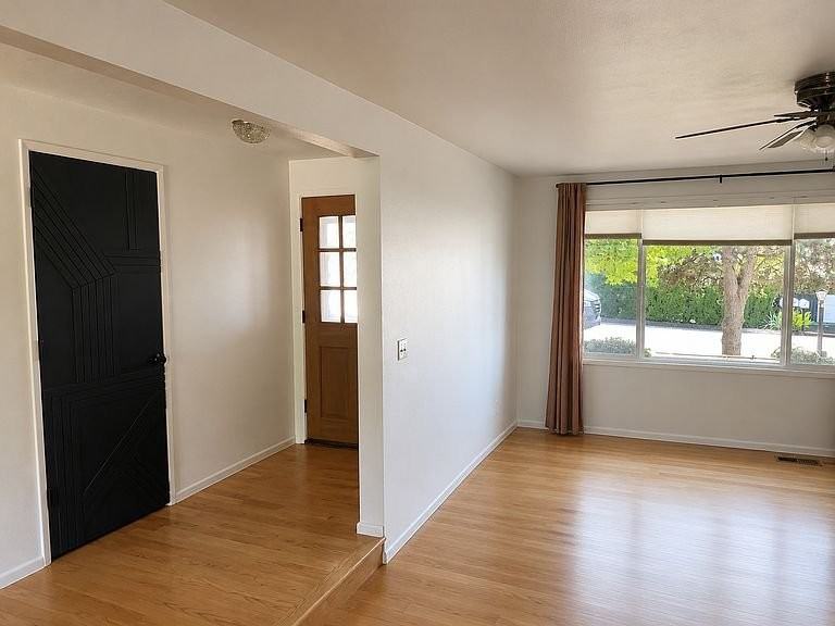 311 Ash St - Photo 3 of 17