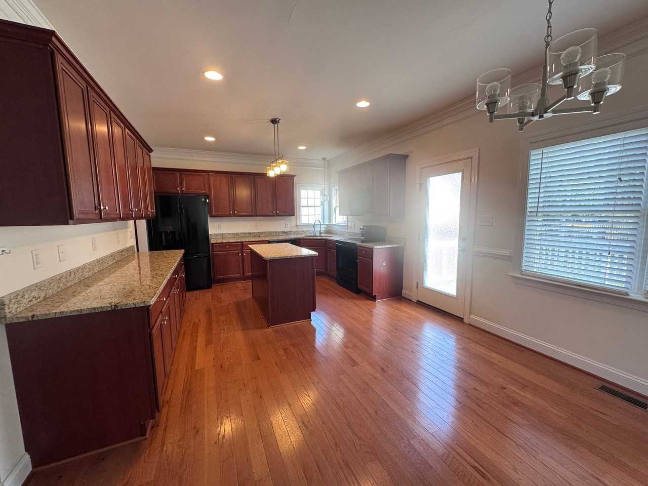 2912 Bayfront Way - Photo 3 of 21