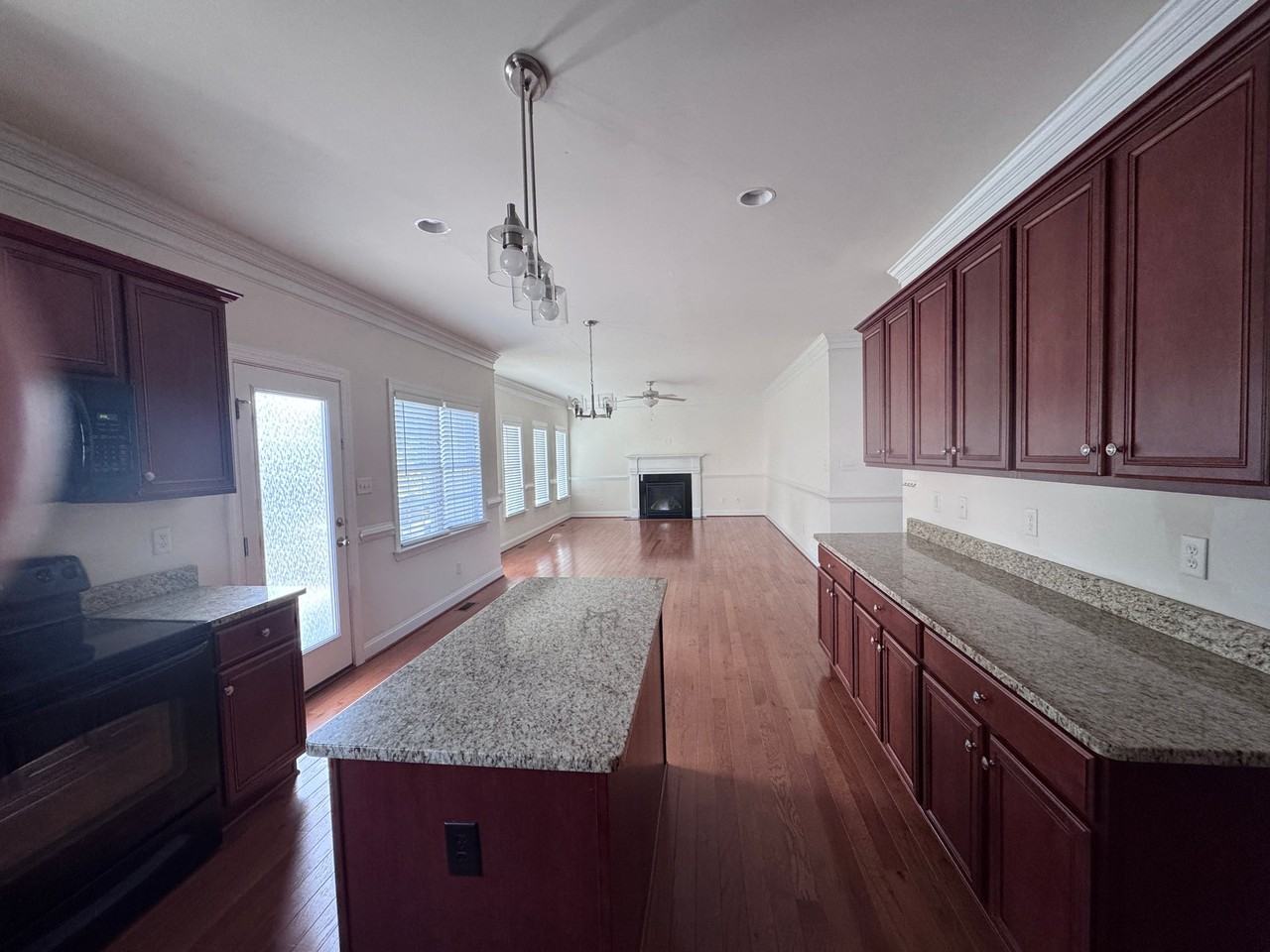 2912 Bayfront Way - Photo 5 of 21