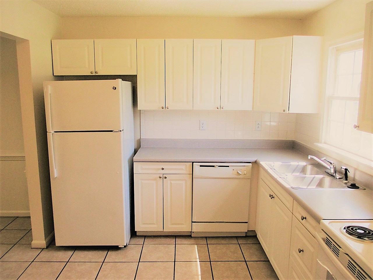 3005 N Radcliffe Ln - Photo 5 of 15