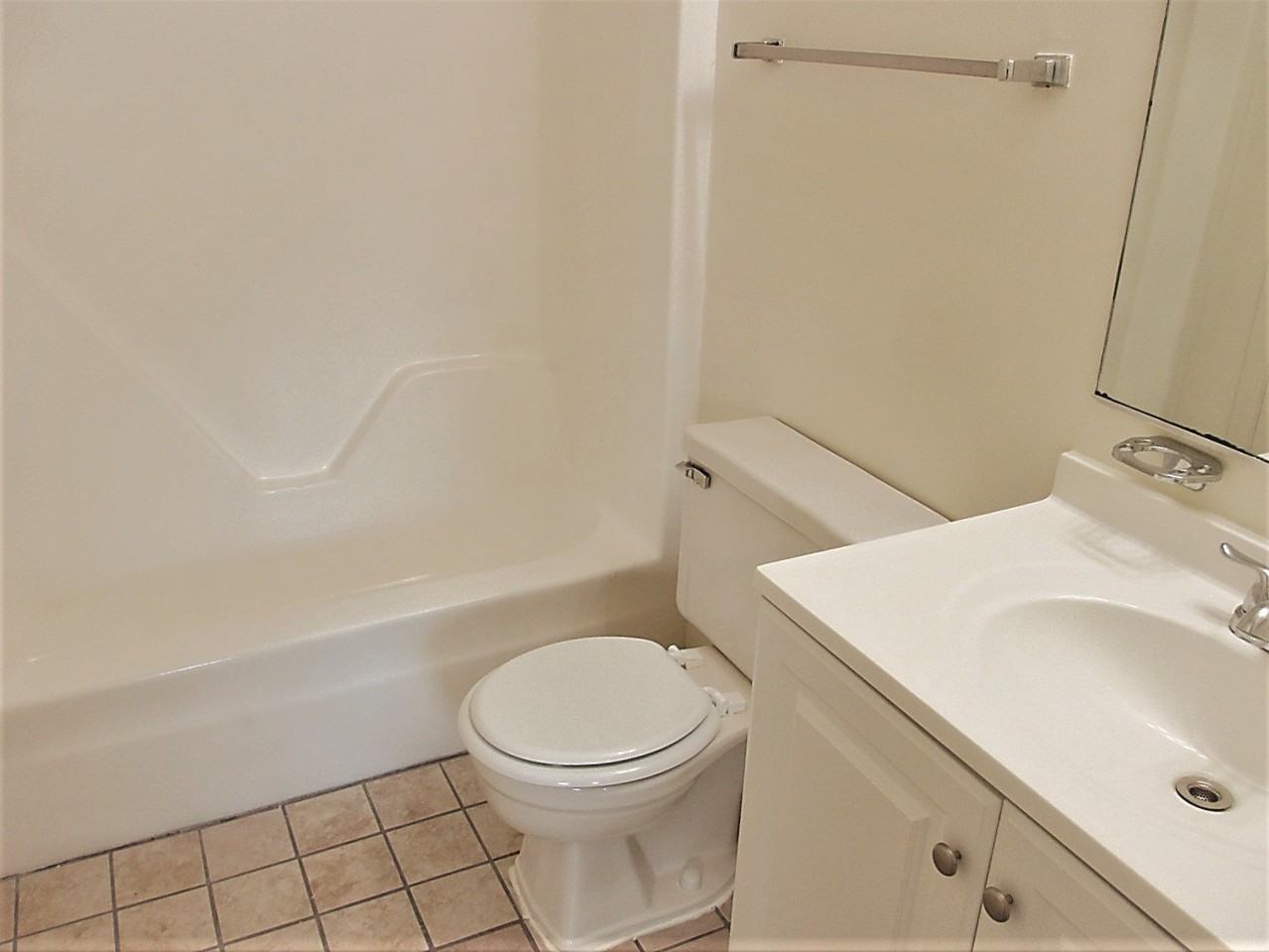 3005 N Radcliffe Ln - Photo 6 of 15