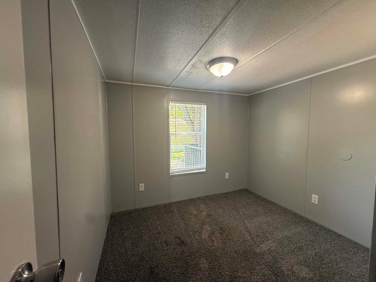 1236 N Oaklane Rd #131 - Photo 4 of 4