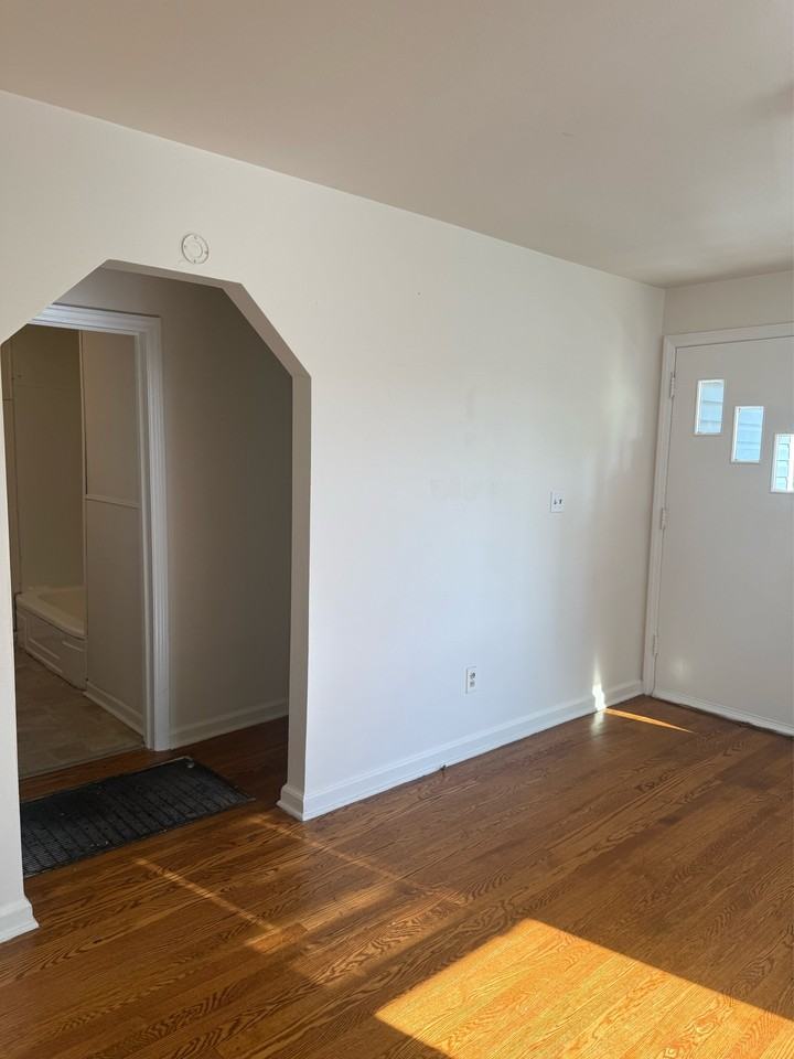 3821 Vermont Ave Nw - Photo 5 of 8