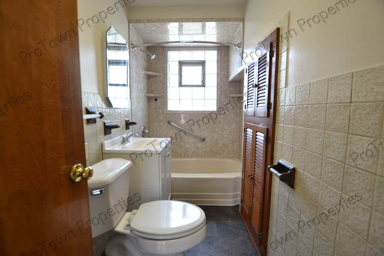 314 South Illinois Street - Photo 4 of 9