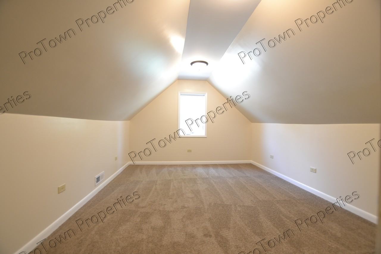 314 South Illinois Street - Photo 6 of 9
