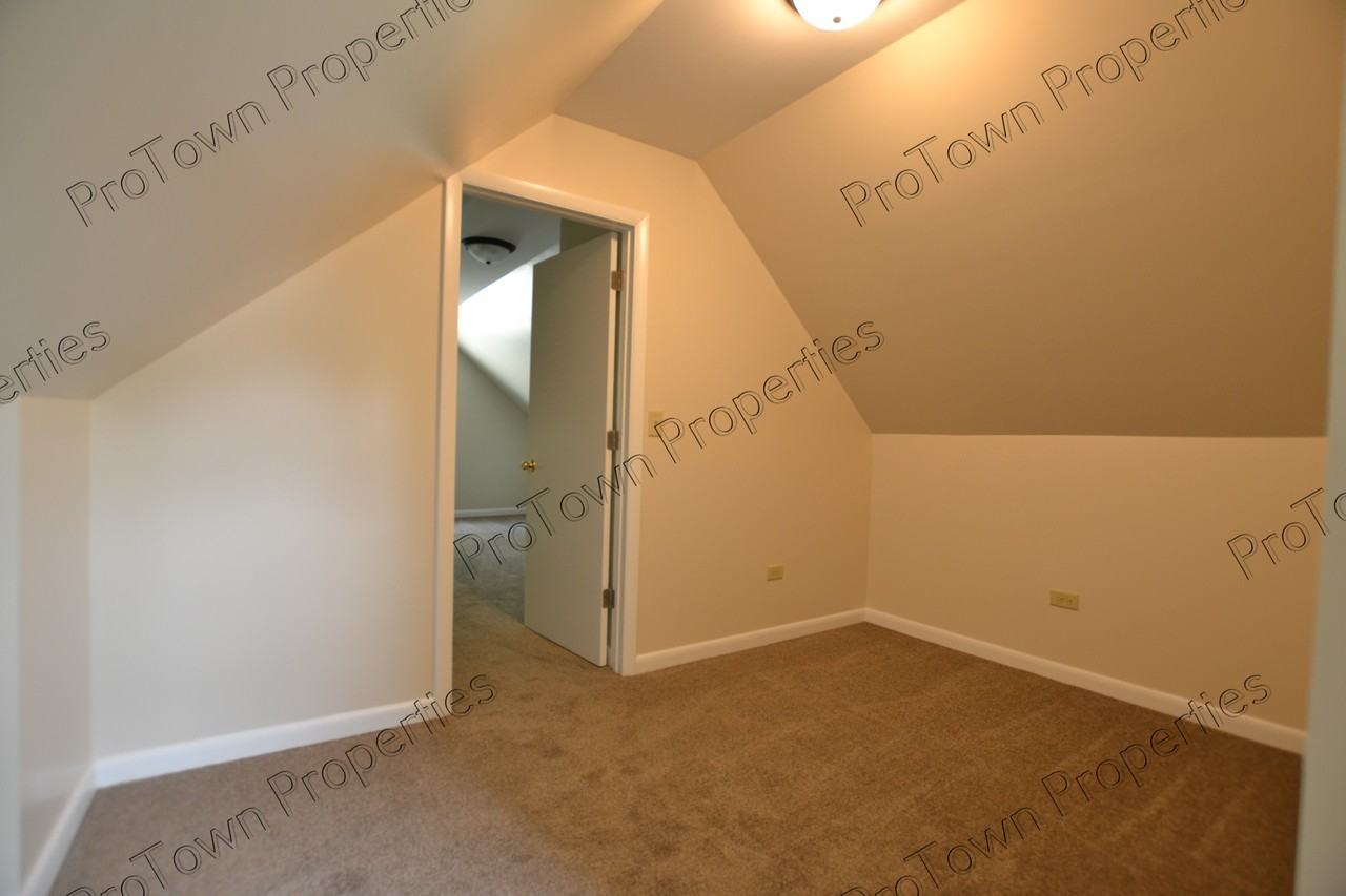 314 South Illinois Street - Photo 7 of 9