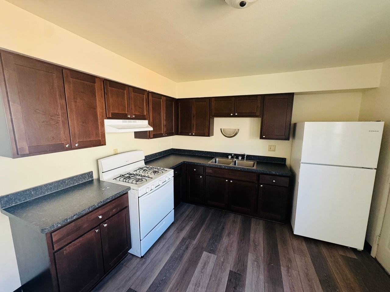 Pine Point Apartments - Photo 2 of 8