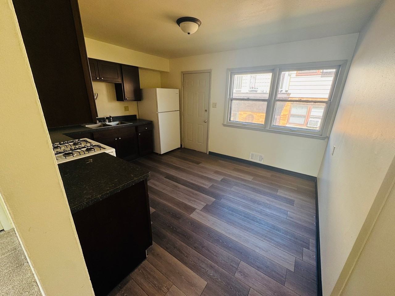 Pine Point Apartments - Photo 3 of 8