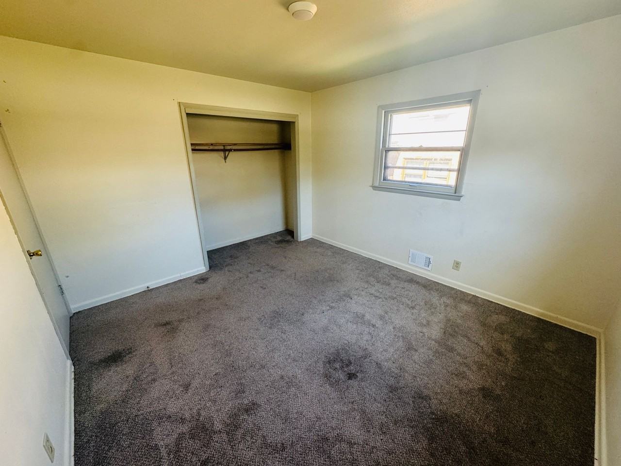 Pine Point Apartments - Photo 7 of 8
