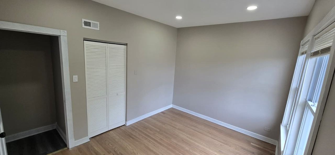 5336 W Foster Ave #1 - Photo 6 of 18