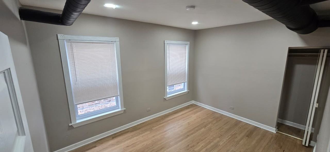5336 W Foster Ave #1 - Photo 7 of 18