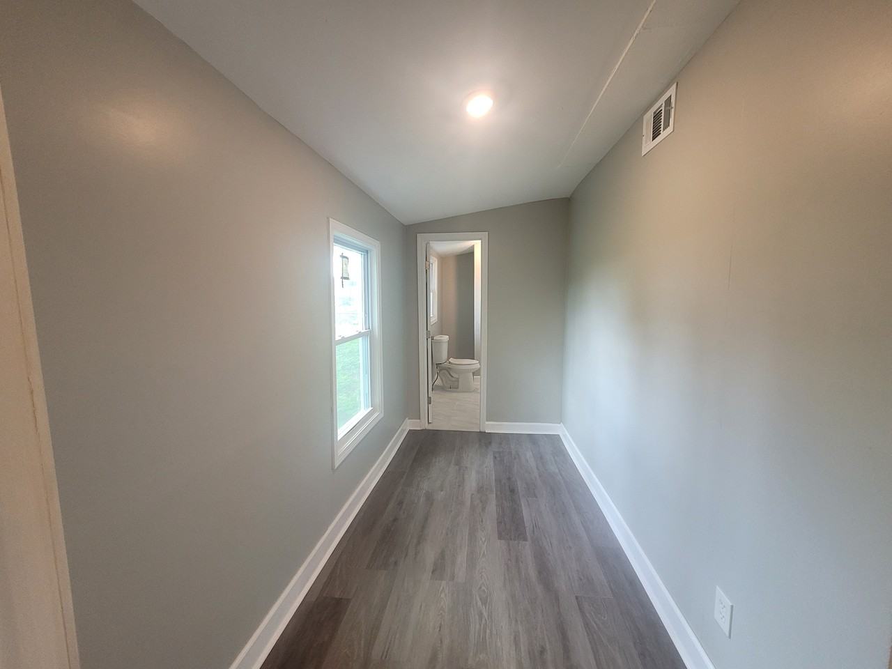 697 Kurt Dr Sw #NA - Photo 2 of 7