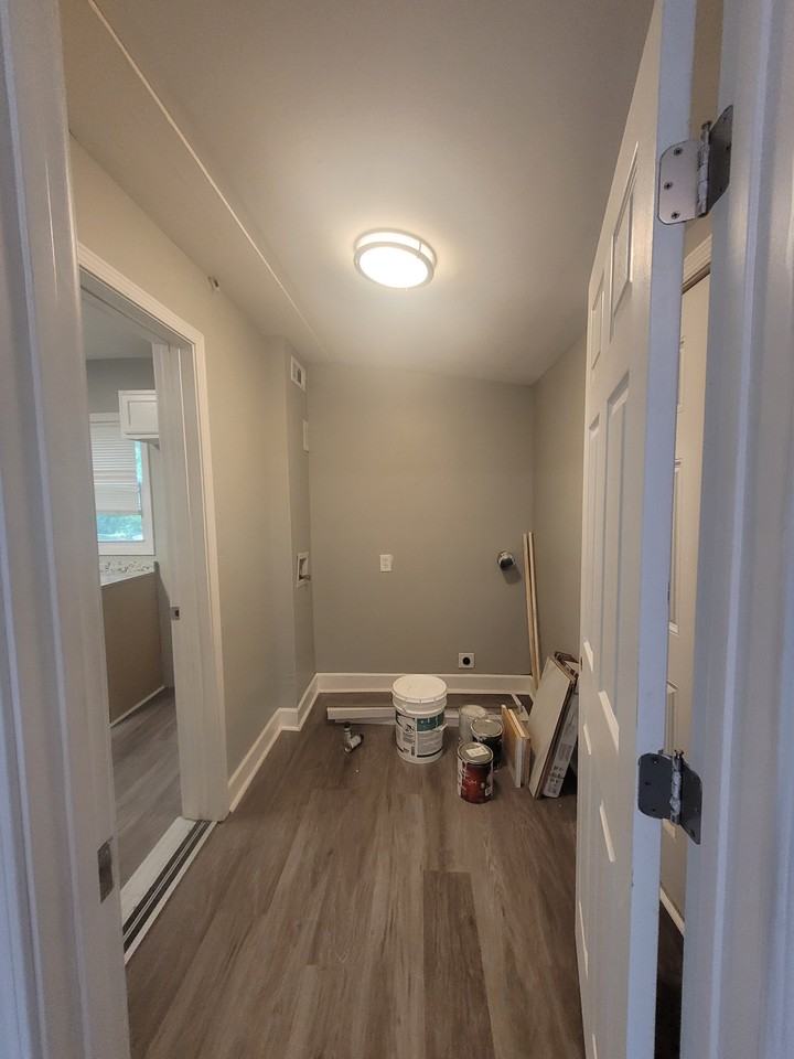 697 Kurt Dr Sw #NA - Photo 4 of 7