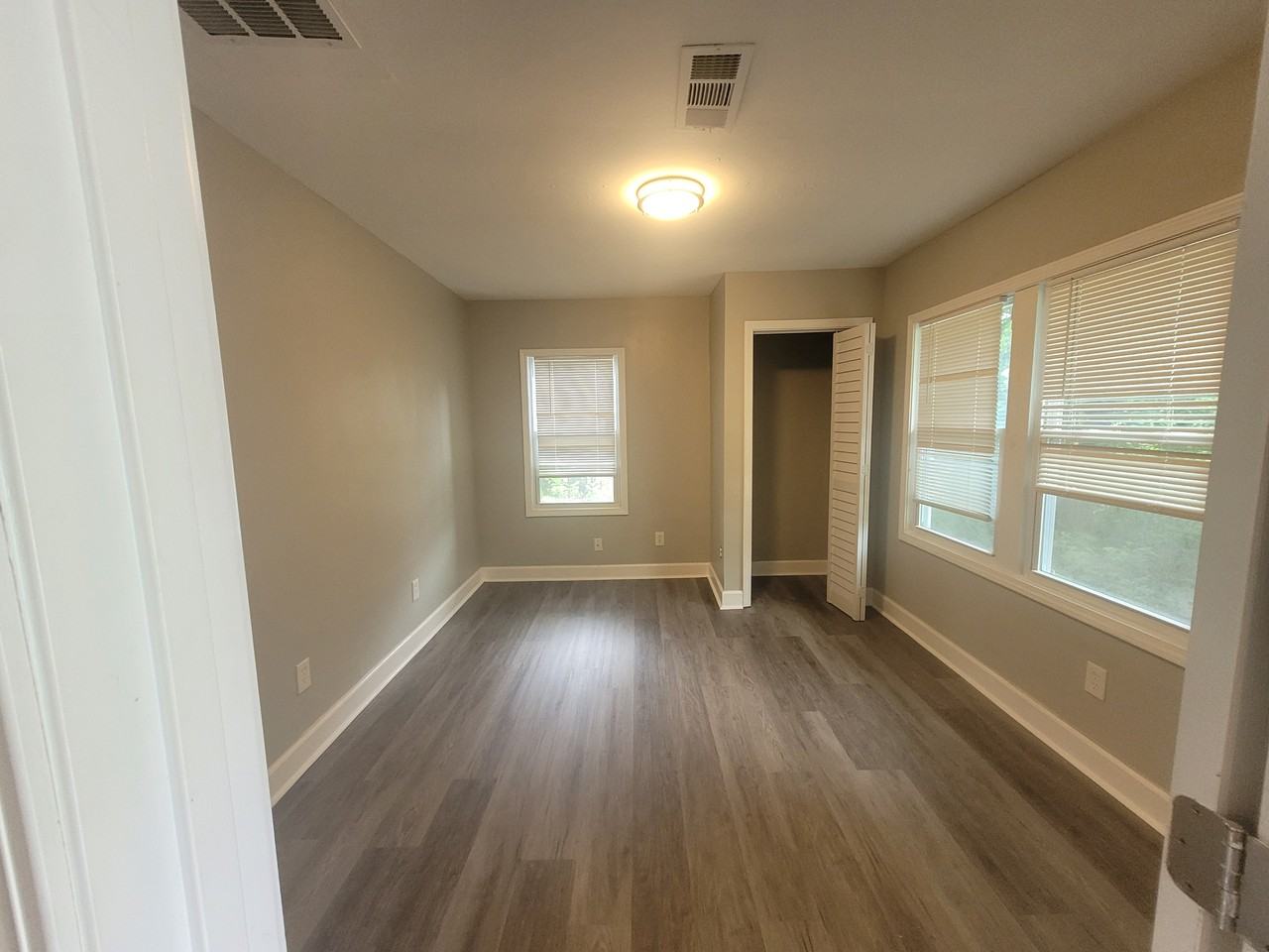 697 Kurt Dr Sw #NA - Photo 6 of 7