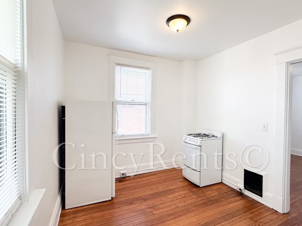 4033 Edwards Rd #4 - Photo 4 of 15