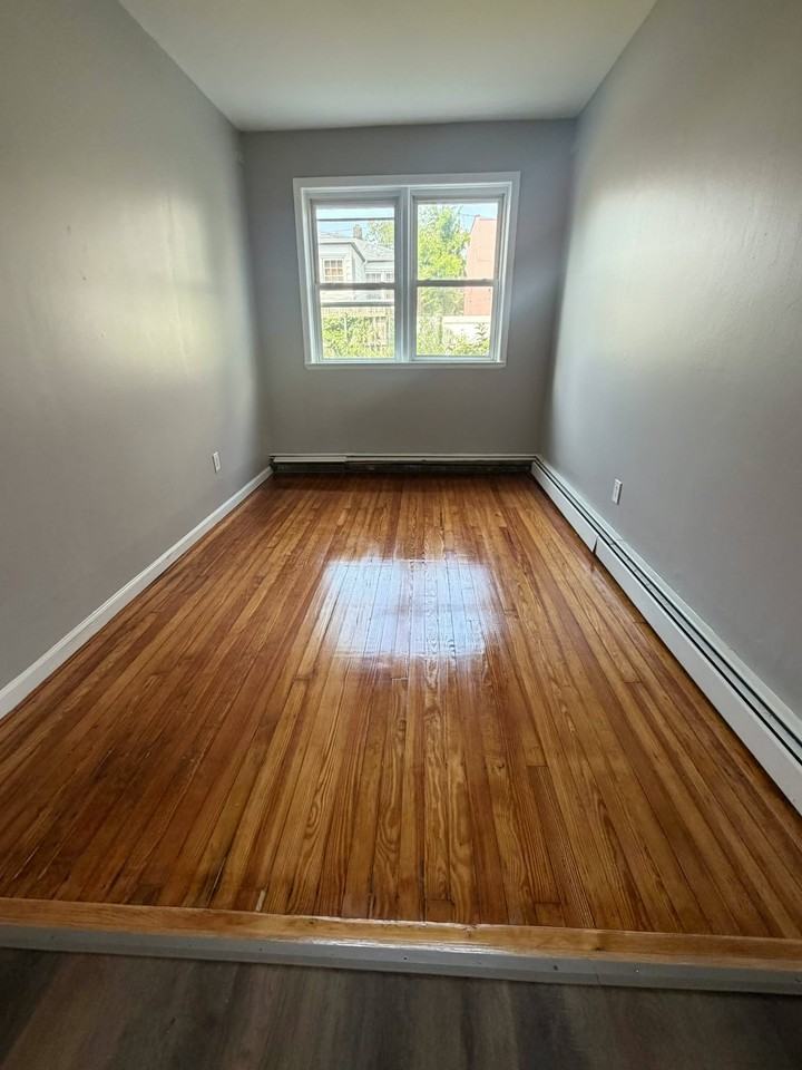 83 W 47th St #2 - Photo 3 of 8