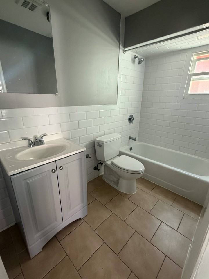 83 W 47th St #2 - Photo 6 of 8