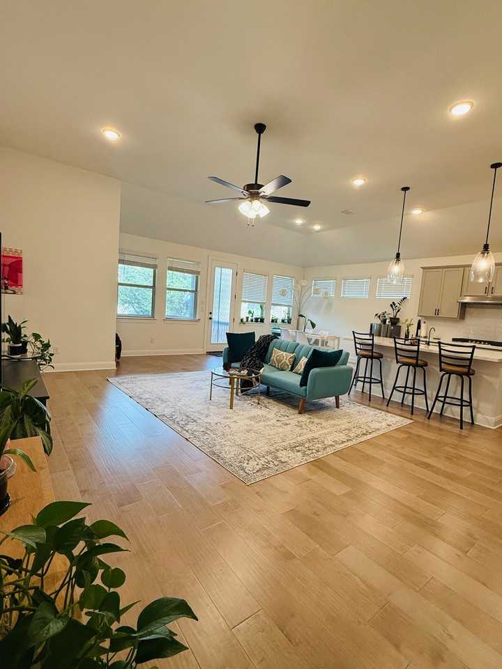 2944 Youngwood St #NA - Photo 4 of 30