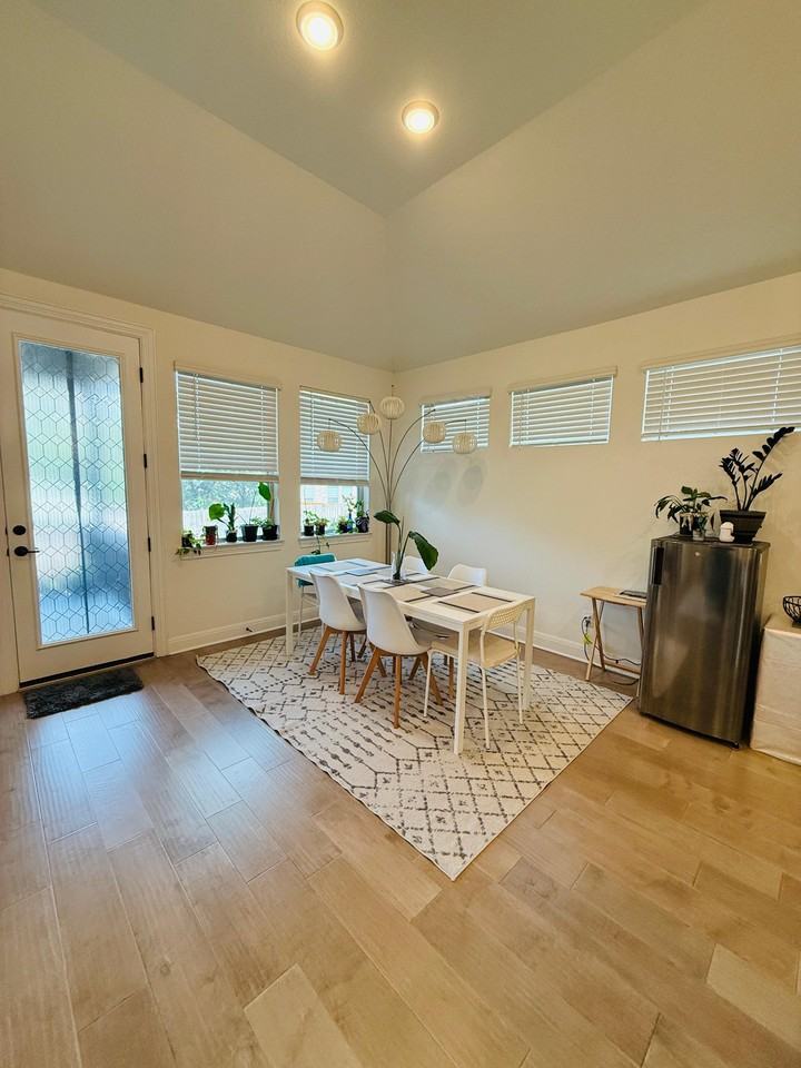 2944 Youngwood St #NA - Photo 5 of 30