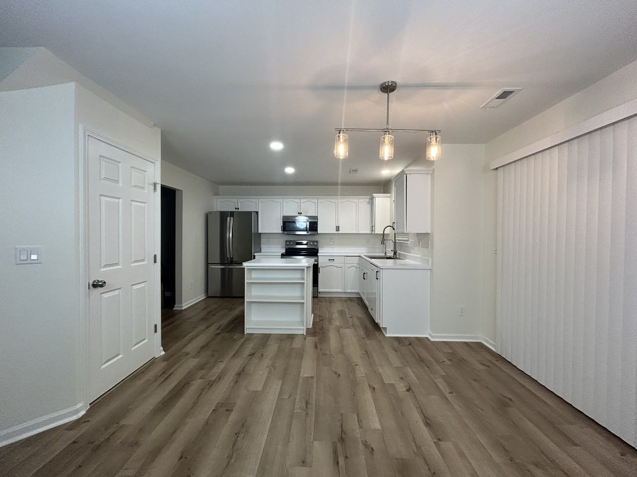 4015 Lake Charles Way #NA - Photo 3 of 18