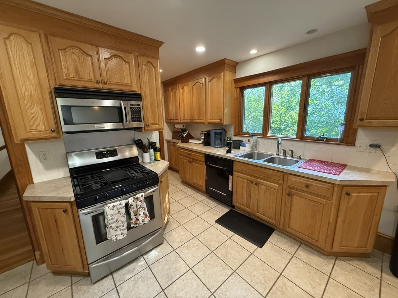 10 Edgecliff Rd #1 - Photo 7 of 14