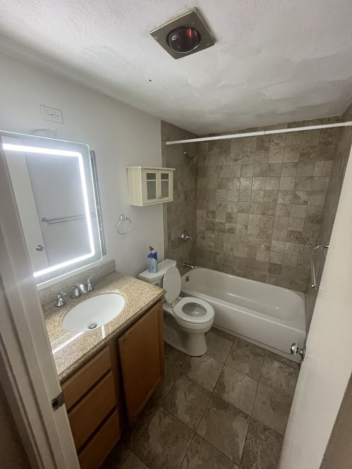 49 Melrose St #7C - Photo 2 of 12