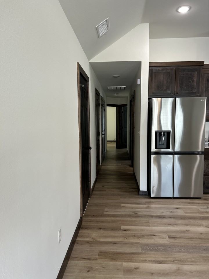105 Isabella St #105 - Photo 2 of 8
