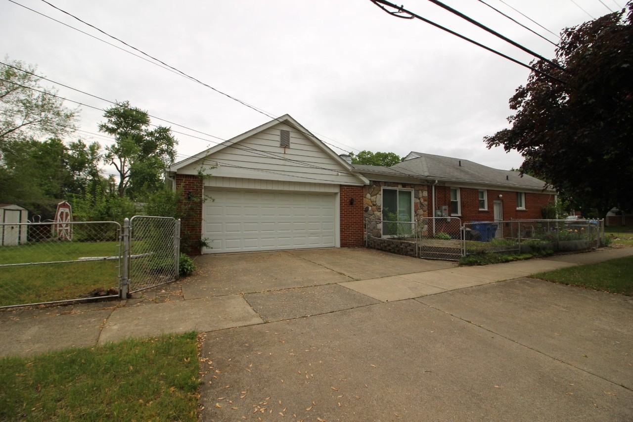 24301 Colgate St #NA - Photo 3 of 18