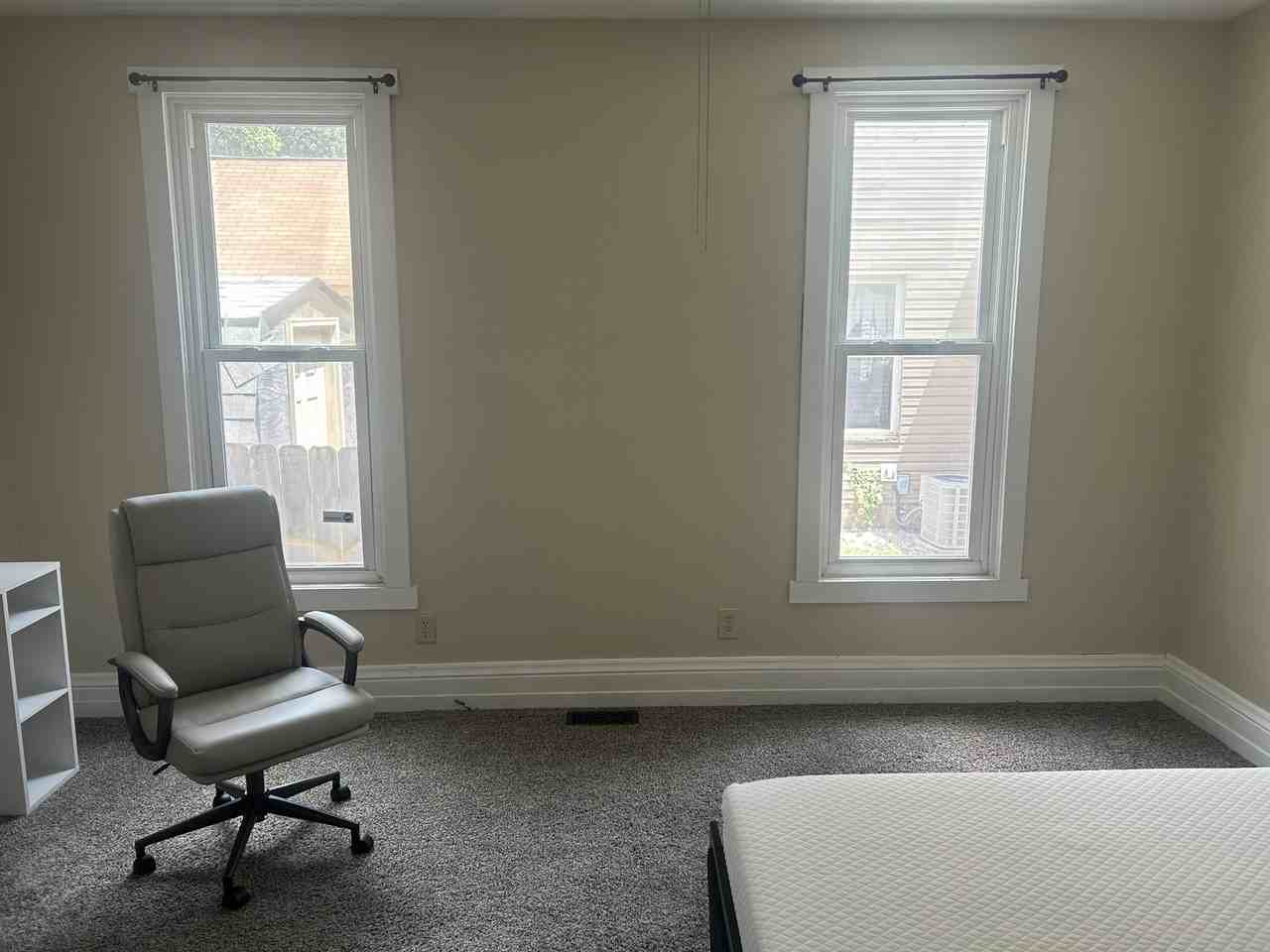 2144 W 5th St #4 - Photo 4 of 15