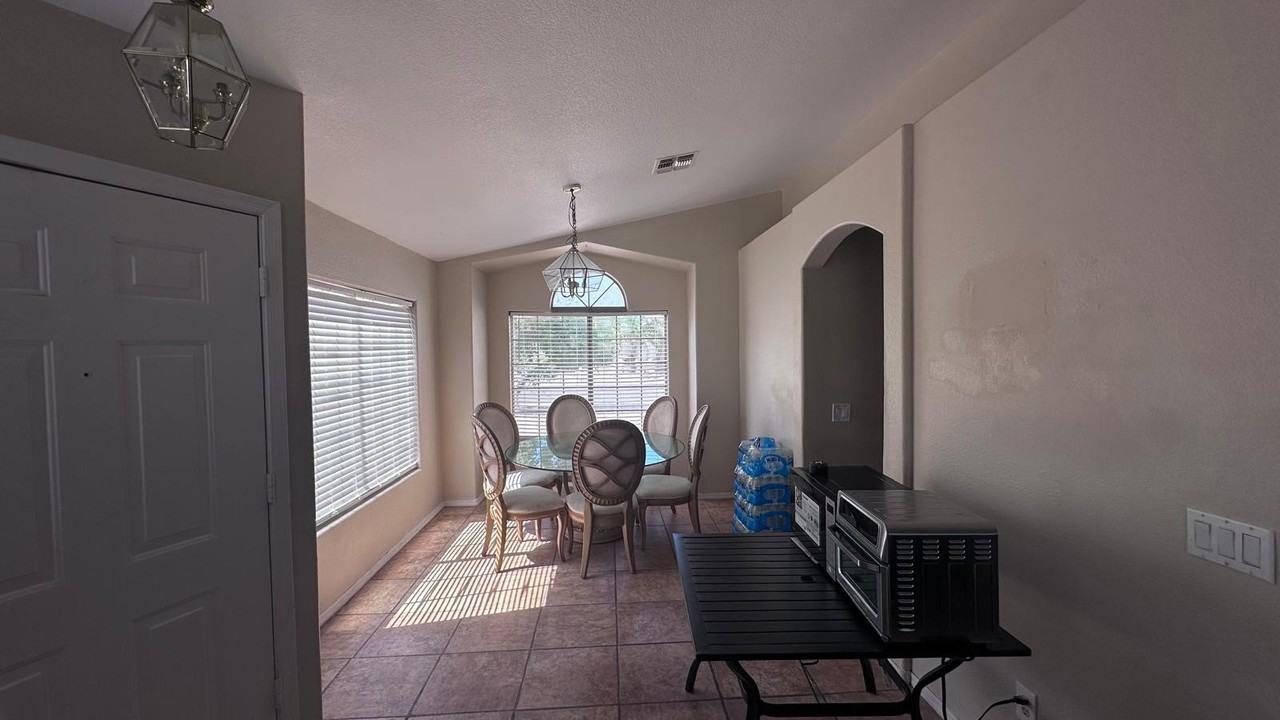 13145 W Desert Ln #NA - Photo 4 of 14