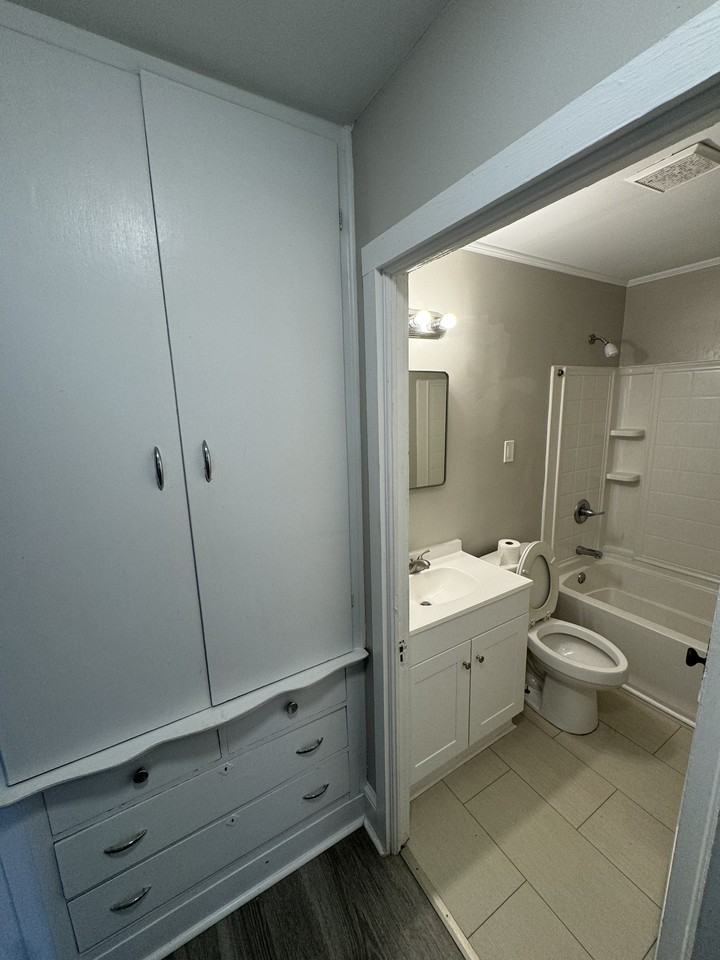1106 Highland Ave #NA - Photo 6 of 15