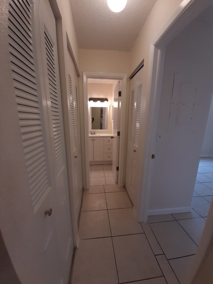 2910 Wainwright Ct - Photo 5 of 13
