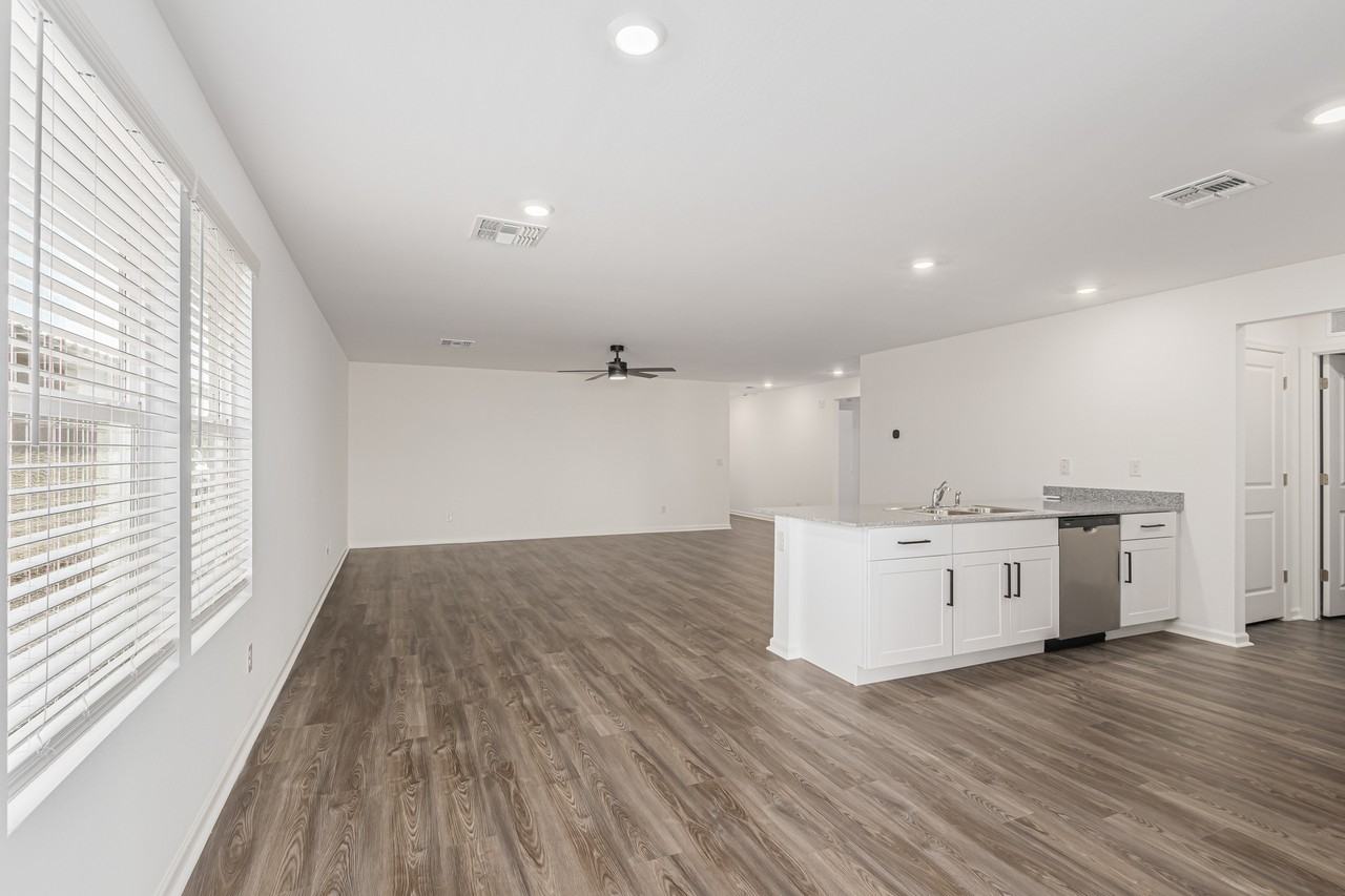 1402 E Peggy Dr #NA - Photo 3 of 19