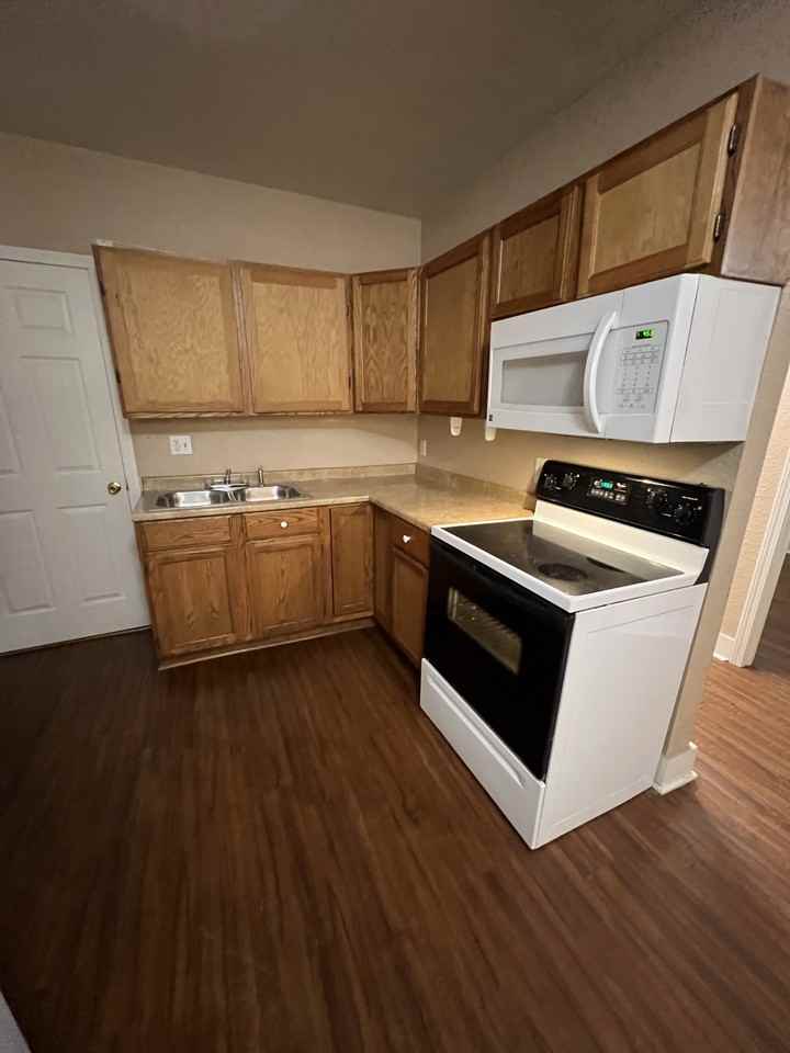 315 N 26th St #1 - Photo 2 of 19