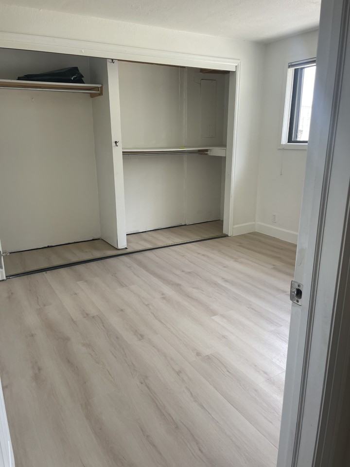 12266 N 3rd St - Photo 6 of 10