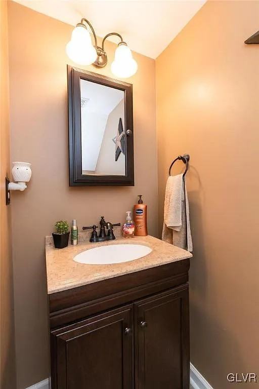 133 Cypress Dr - Photo 3 of 13