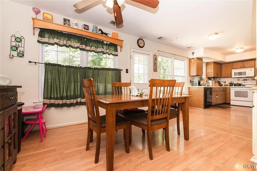 133 Cypress Dr - Photo 4 of 13