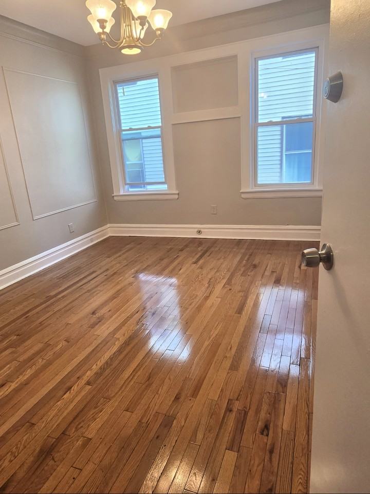 27 Colleen St #1R - Photo 2 of 13