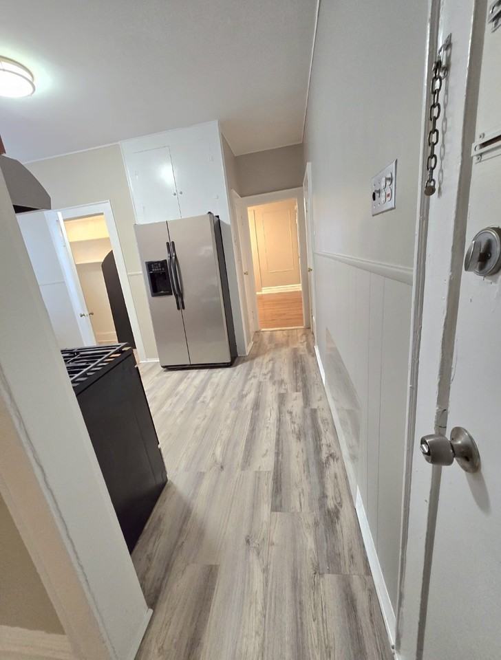 27 Colleen St #1R - Photo 6 of 13