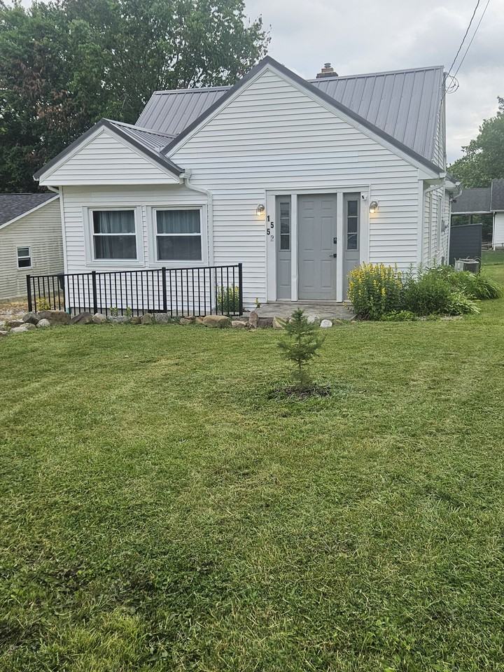 1552 Jefferson Ave #NA - Photo 2 of 9