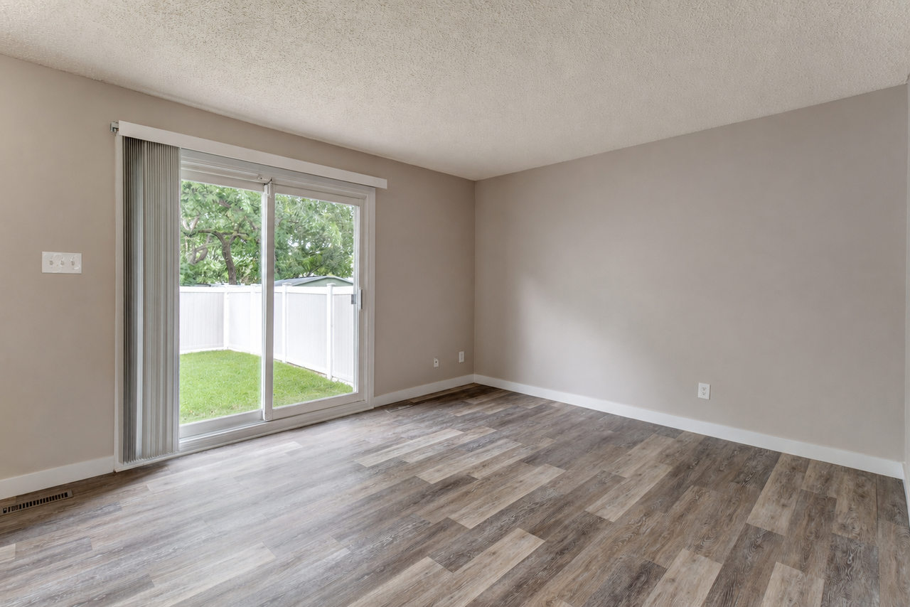 41 Habitat Crescent Northwest - Photo 2 of 31