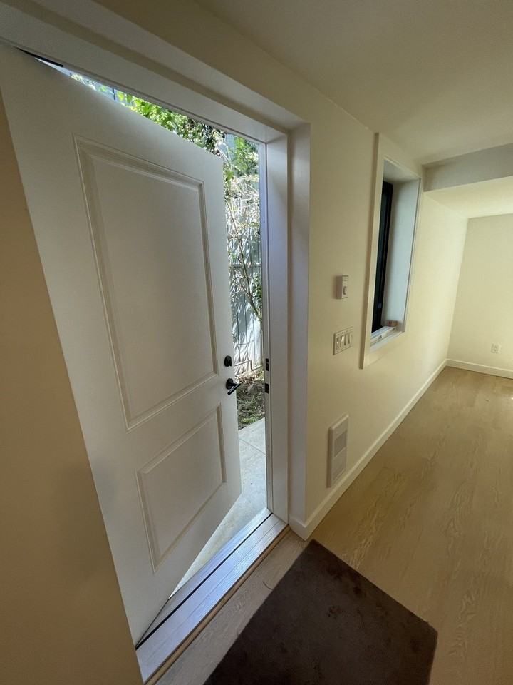 3615 Pender St E - Photo 3 of 13