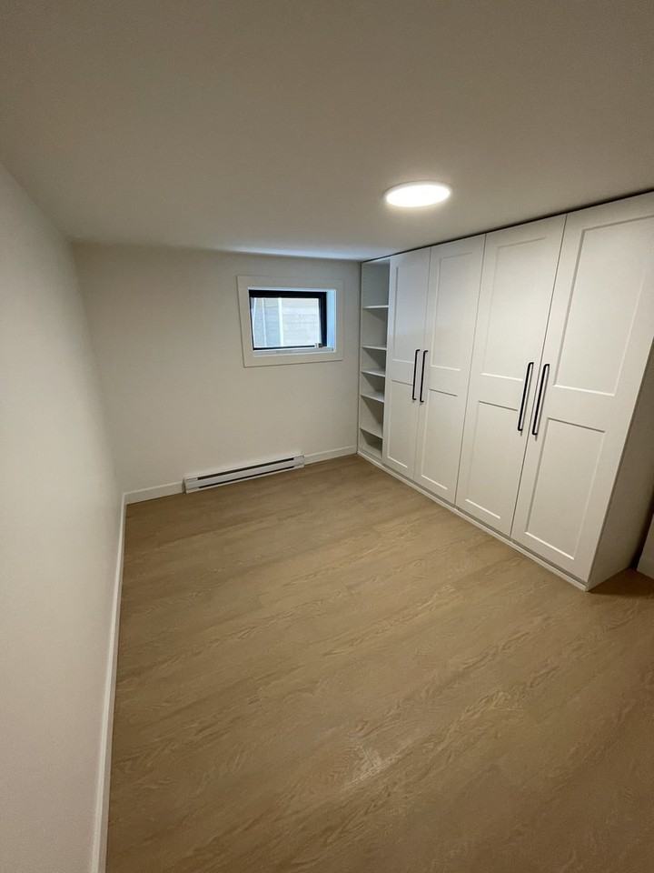 3615 Pender St E - Photo 4 of 13