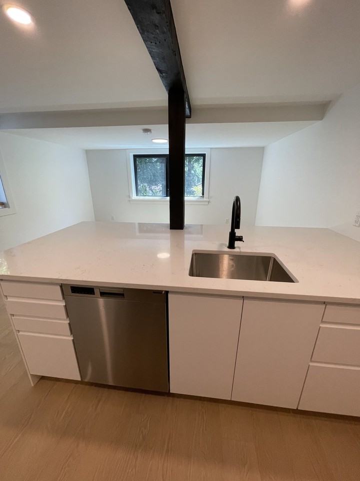 3615 Pender St E - Photo 6 of 13