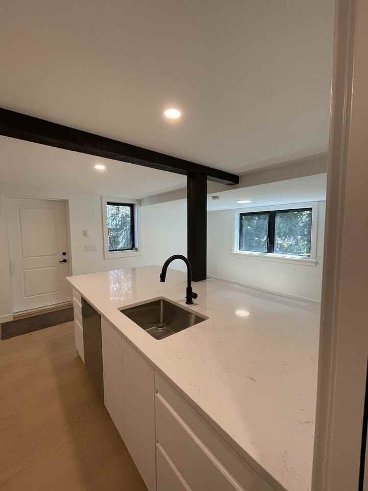 3615 Pender St E - Photo 7 of 13